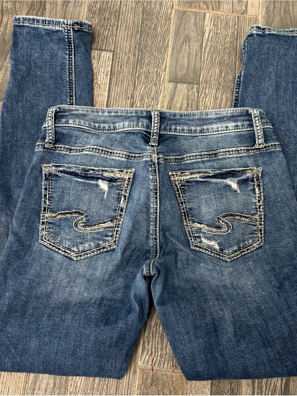 Silver Womens soft denim distressed boyfriend jeans- size 27 x 29